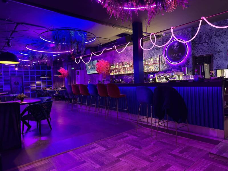 "FACE" Bar & Dinner